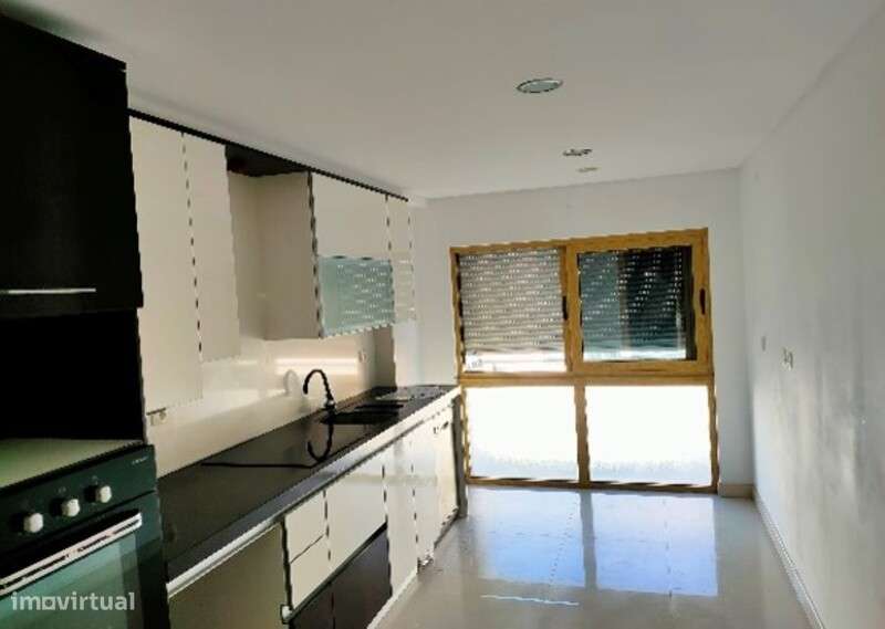 Apartamento T2 com Lugar de Estacionamento - Atalaia | Amadora - Grande imagem: 5/7