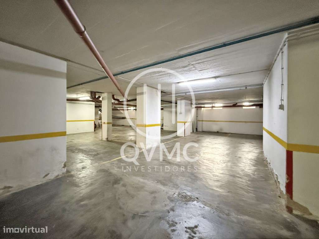 Apartamento T1 na Cavaleira com parqueamento e varanda-31