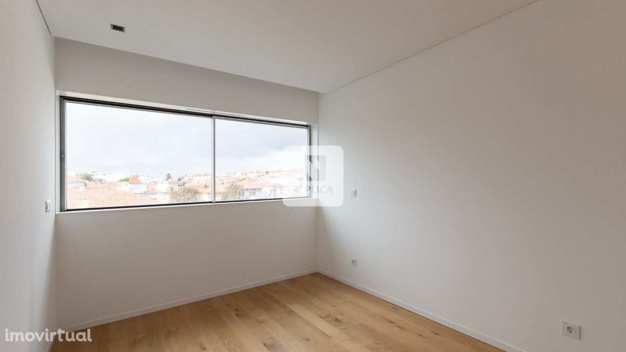 Apartamento T1+1 Novo em Condomínio Fechado na Alameda das Antas