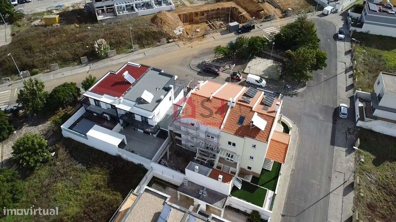 *Moradia T3 Geminada– MAFRA * - Grande imagem: 2/34