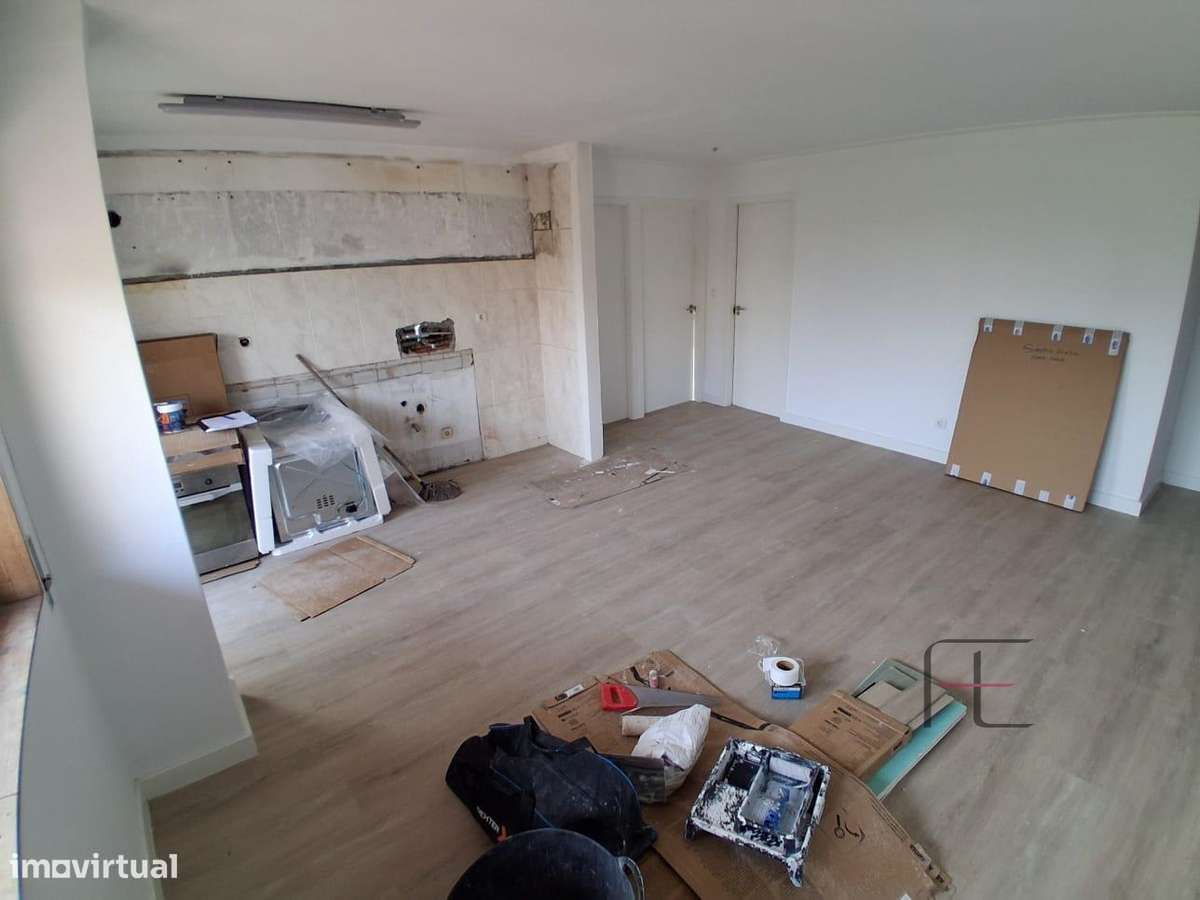Apartamento T2 em Renovação em Rio Tinto-1