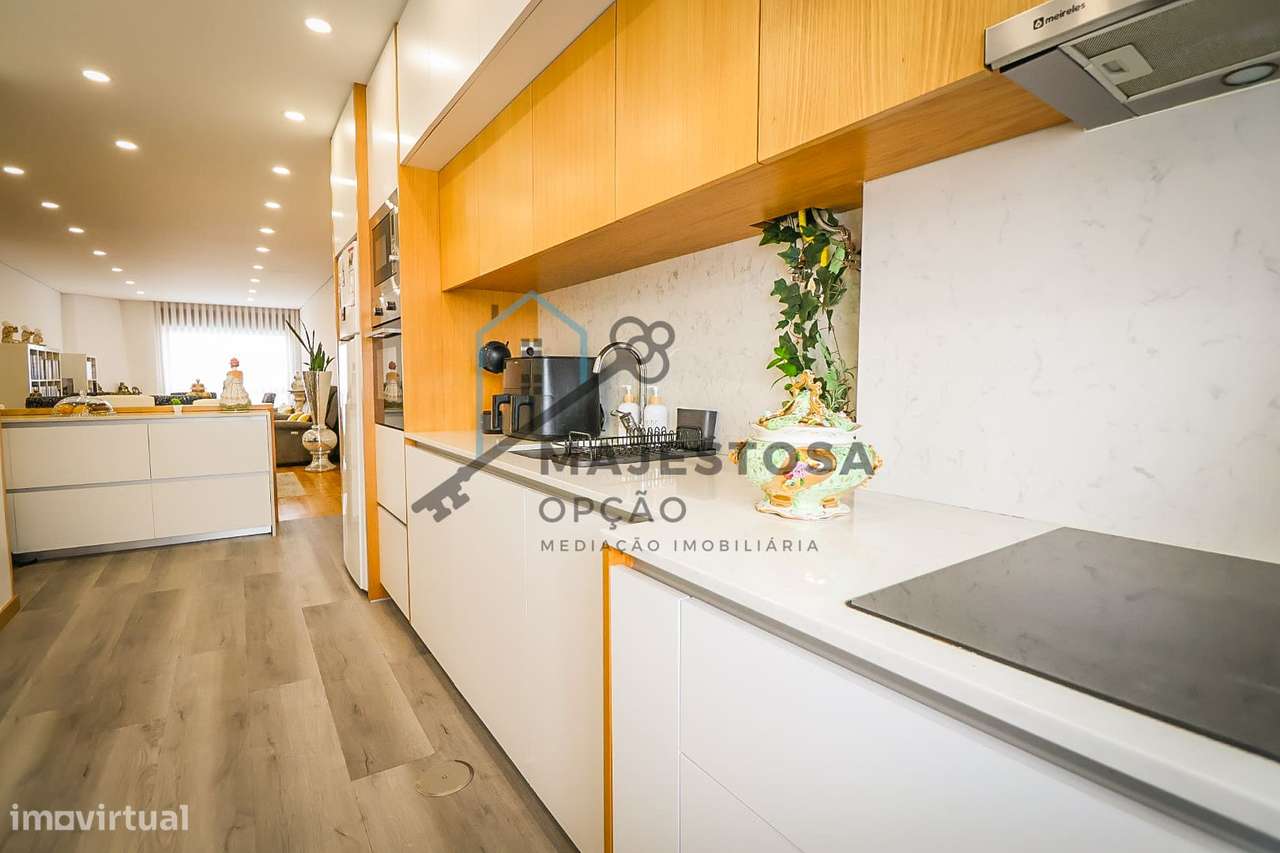 Apartamento T3 Renovado — Póvoa de Varzim-11