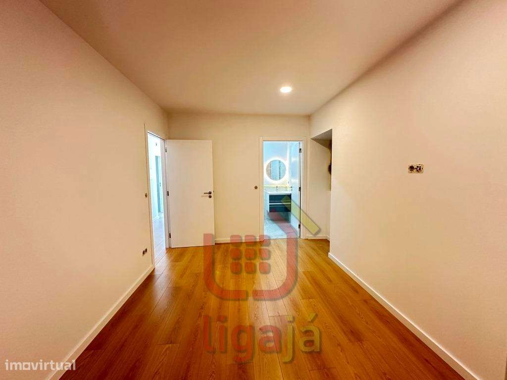 Moradia T4 de Excelência em Ourém-17