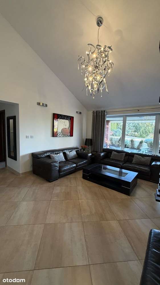 Dom i wielki garaż z mieszkaniem. Okazja!-4