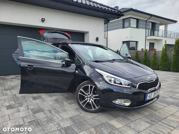 Kia Ceed 1.6 GDI Fifa World Cup Edition - 28