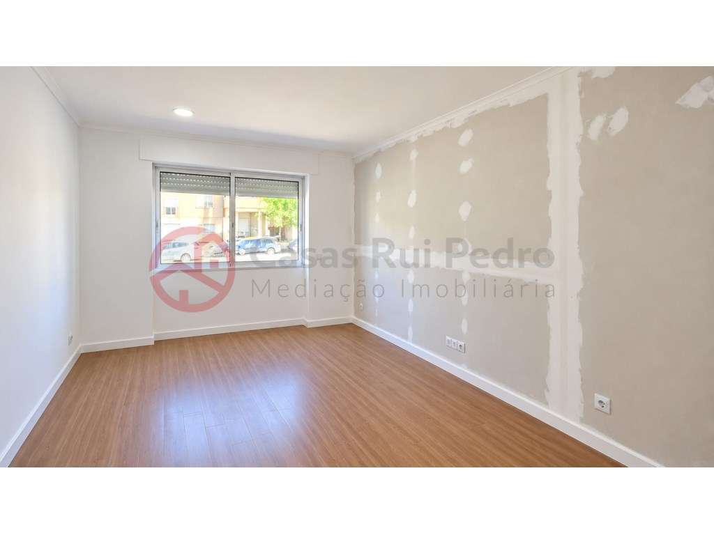 Apartamento T2 remodelado, Lavradio-3