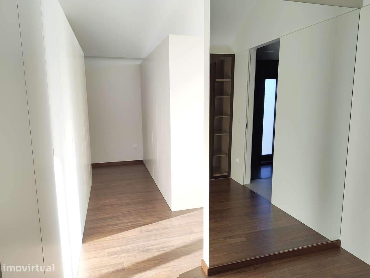 Moradia T5 com piscina e jardim em Canidelo-37