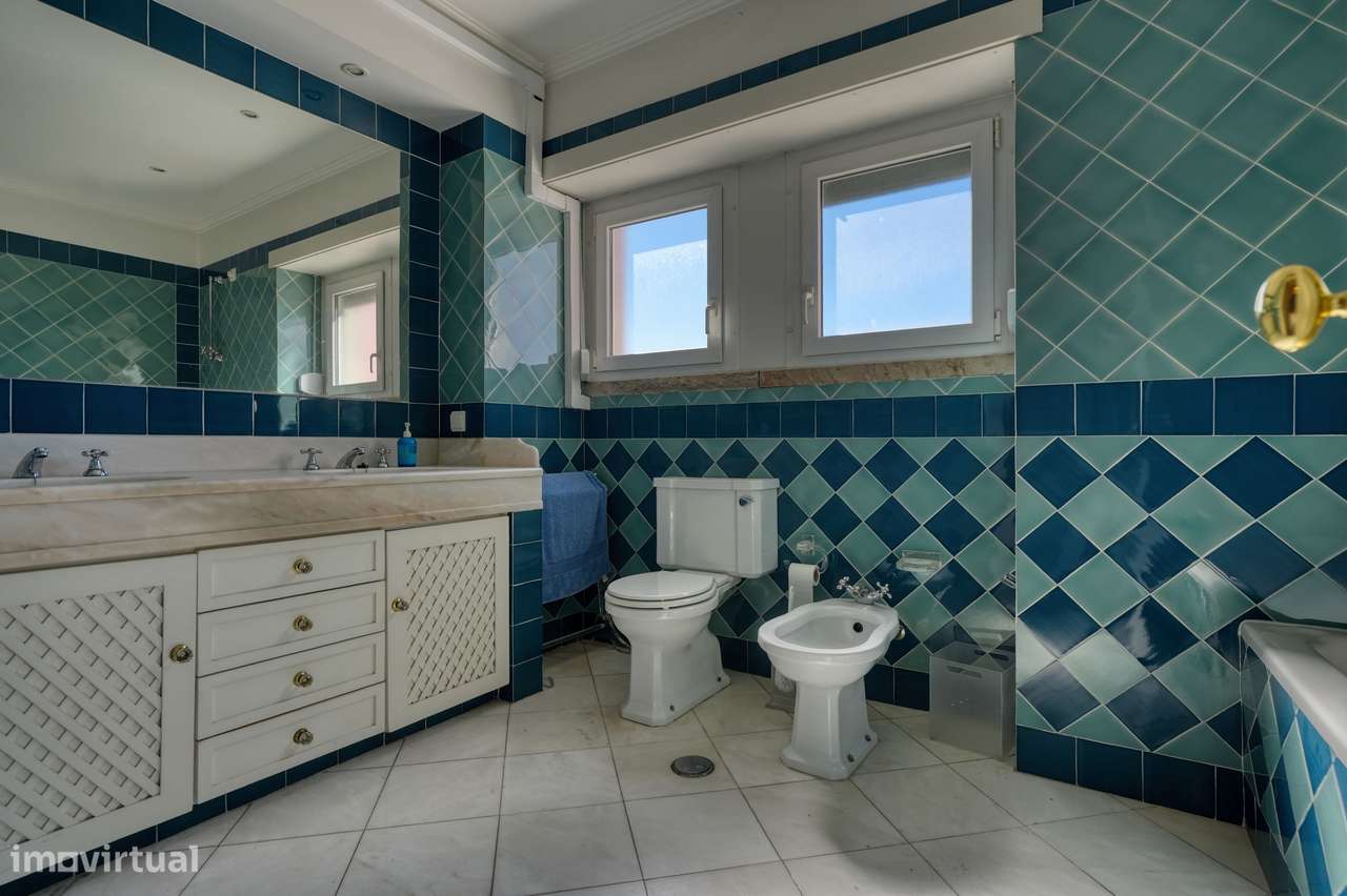 Apartamento T4 com varanda na Av. João XXI, Lisboa-38