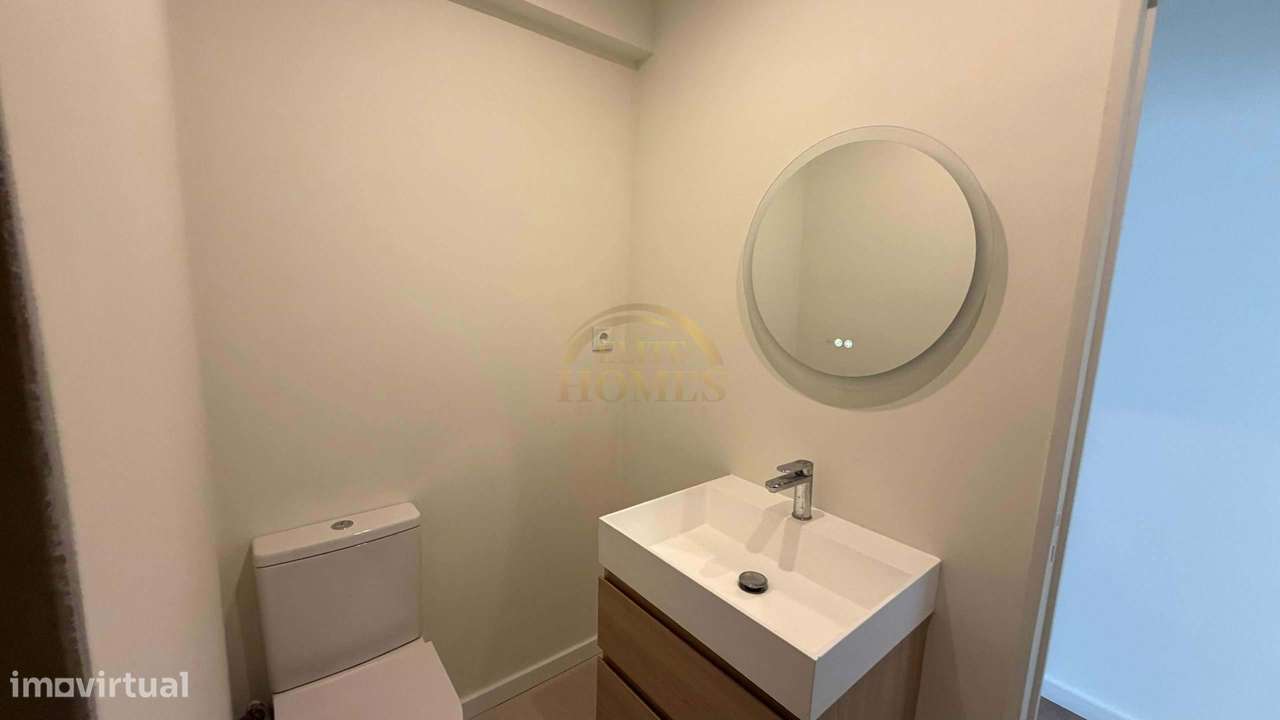 T3 Totalmente Remodelado na Ramada, Odivelas.-19