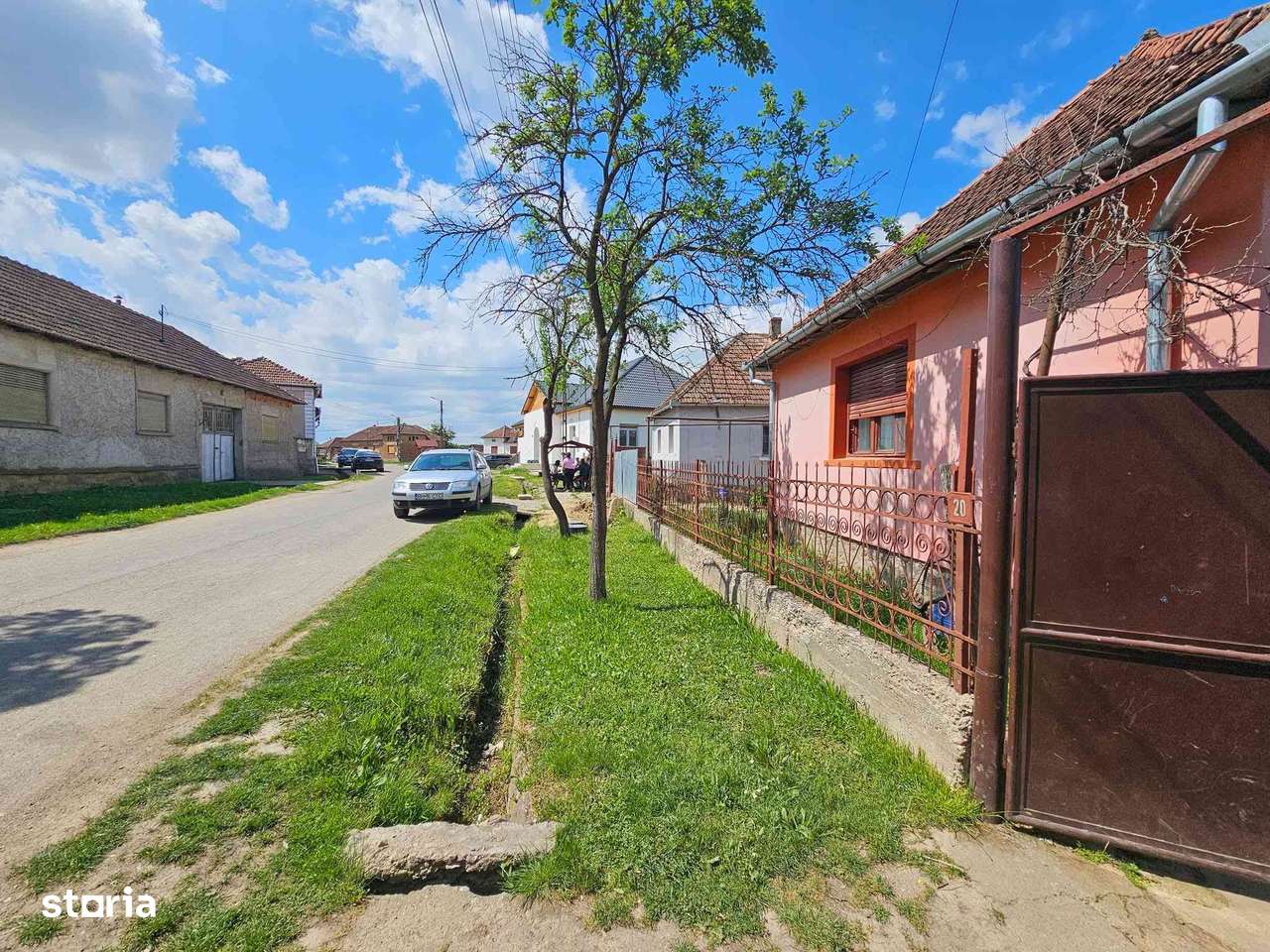 Casa de vanzare sat Rogoz-2