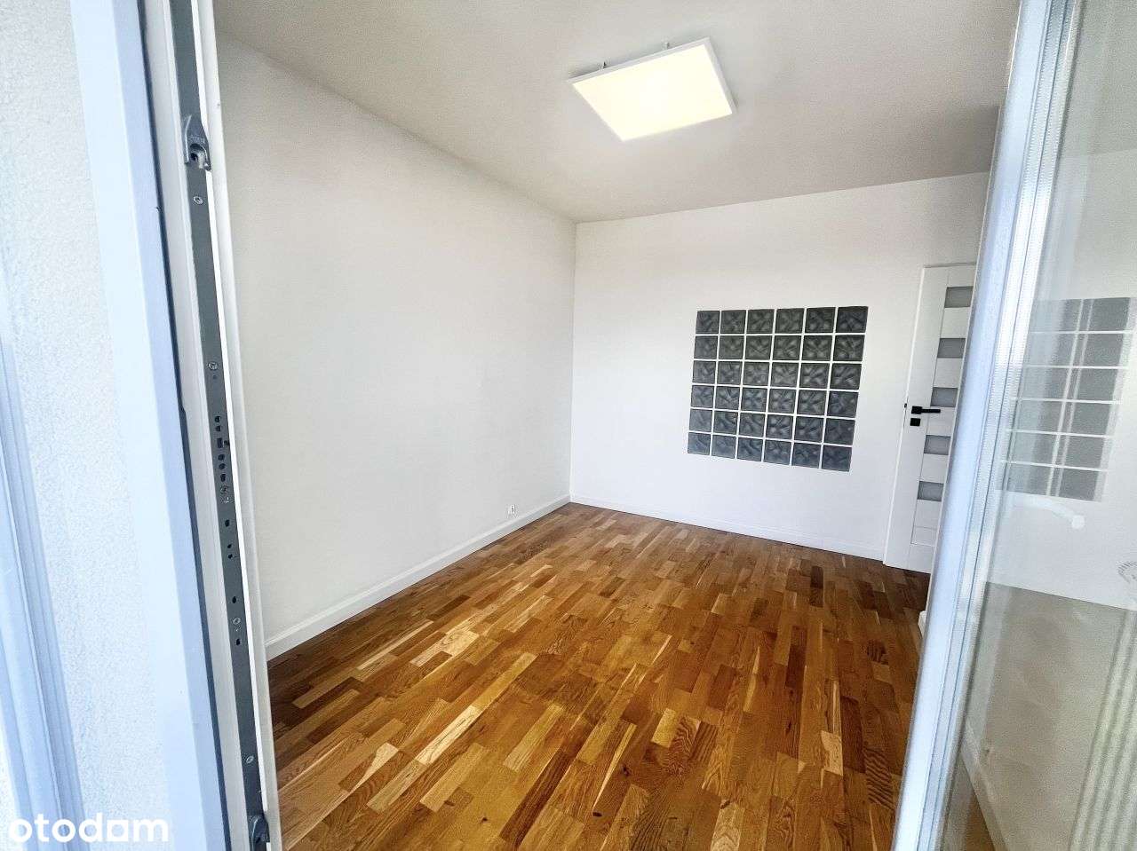 Doskonała inwestycja 2 pokoje i kuchnia, ogromna loggia CENTRUM MIASTA-10