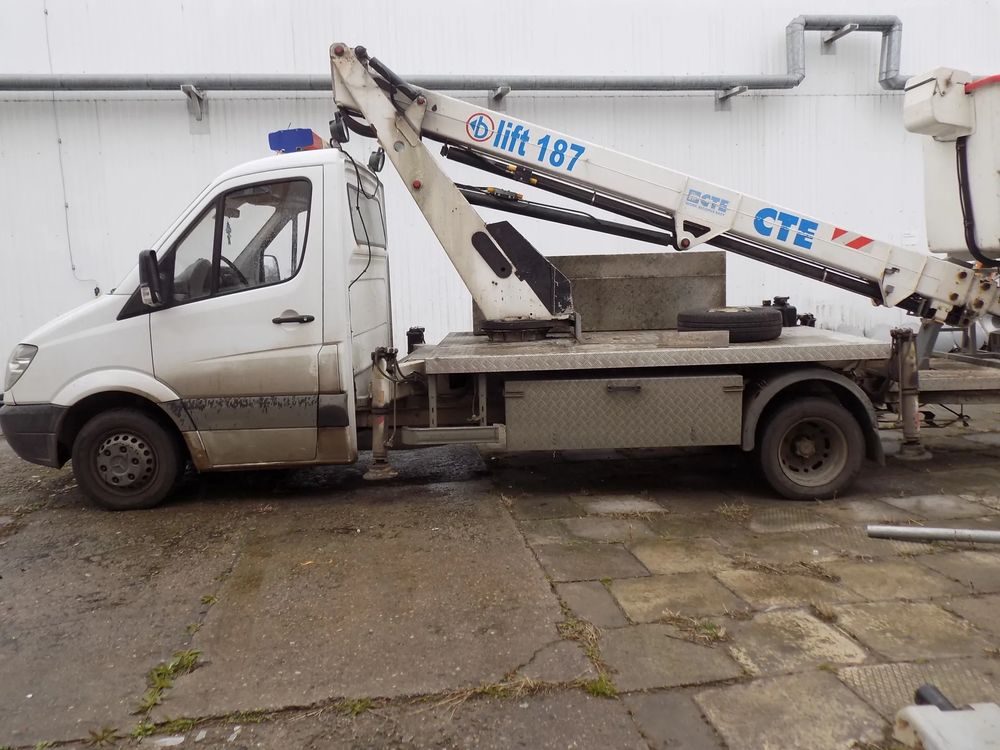 Mercedes-Benz Sprinter 2011