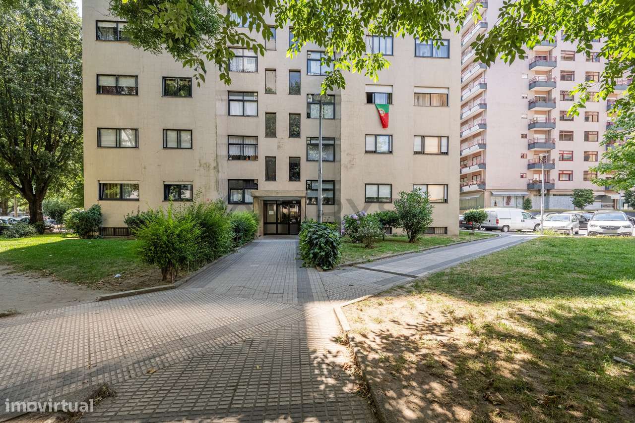 Apartamento T3 totalmente remodelado, com excelente exposição solar...-17