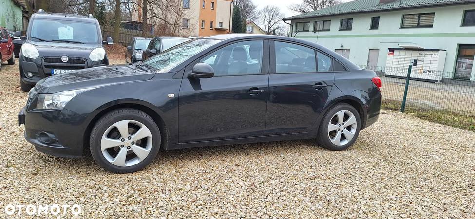 Chevrolet Cruze 1.8 LS+ - 2