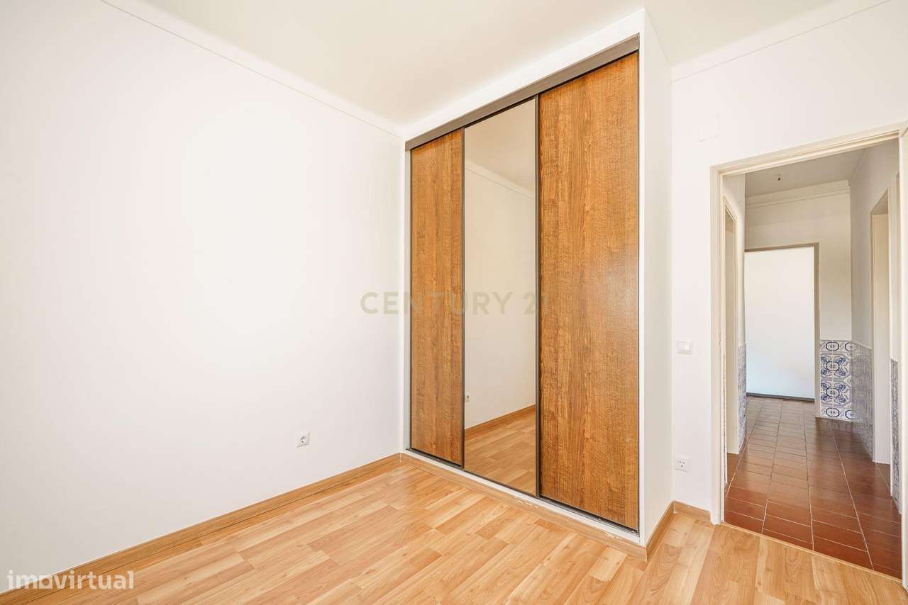 Apartamento T2 em Setúbal – Excelente Oportunidade-9