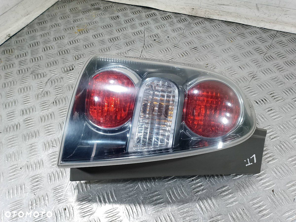 LAMPA TYLNA LEWA TOYOTA COROLLA VERSO II 81560-0F080-00 - 1