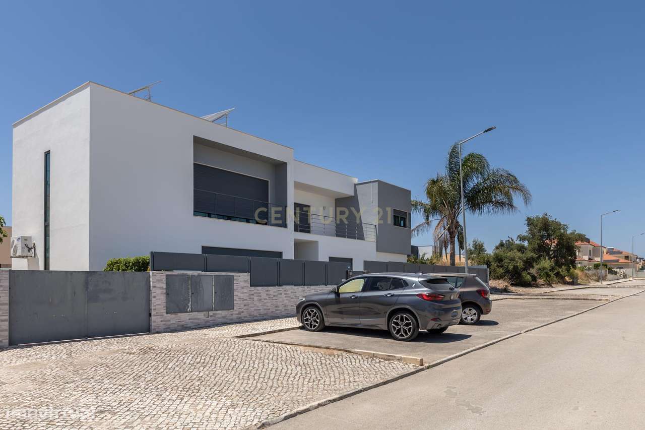 Moradia, 244 m², Gâmbia-Pontes-Alto Guerra - Grande imagem: 2/60