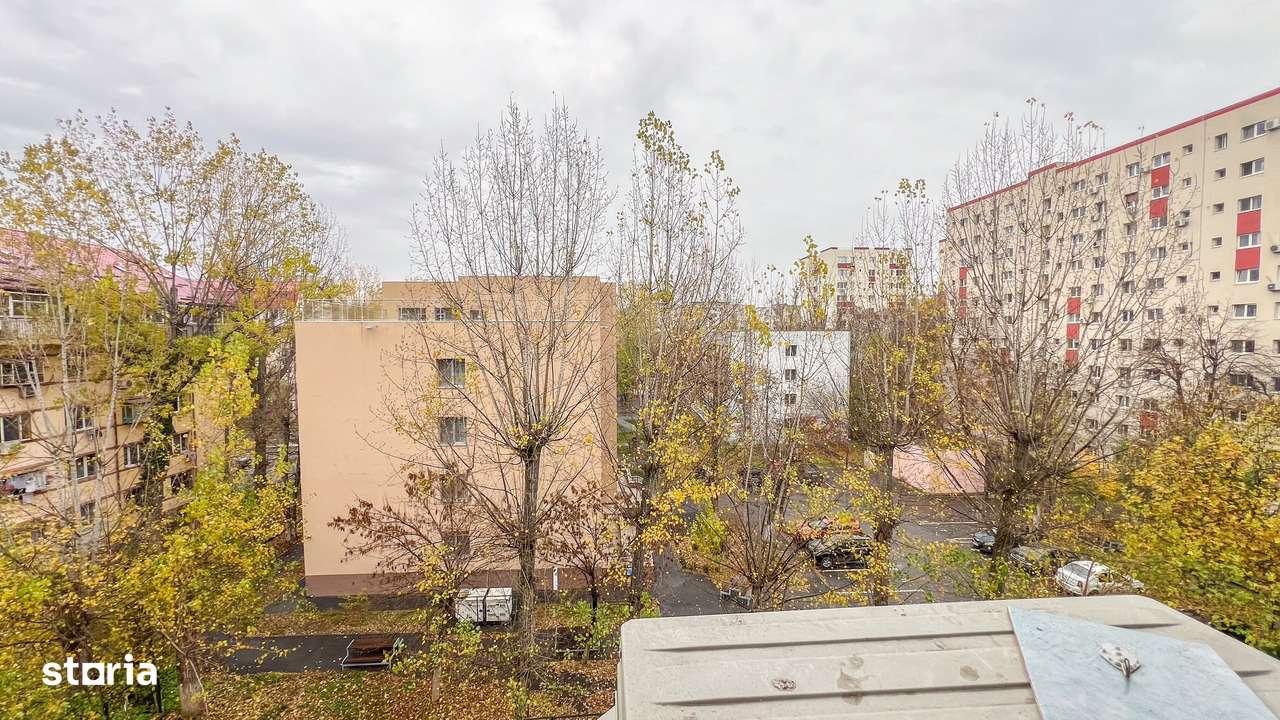 Apartament cu 3 camere în Apărătorii Patriei-5