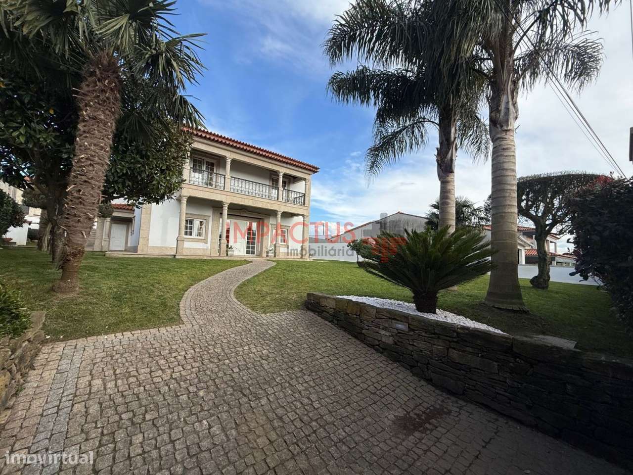 Imponente Moradia isolada com terreno de 1195m2 - Grande imagem: 4/58