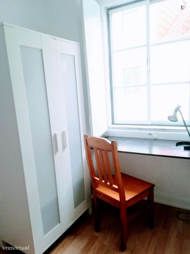 Quarto - localizado em Estrela Lisbon - Grande imagem: 4/6