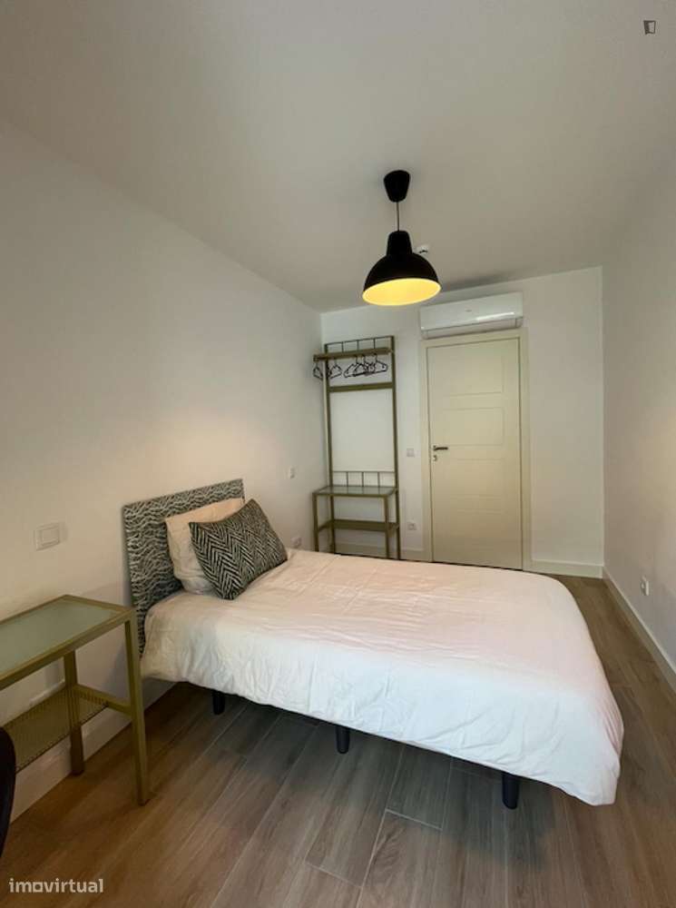 Quarto - localizado em Benfica Lisbon - Grande imagem: 4/15