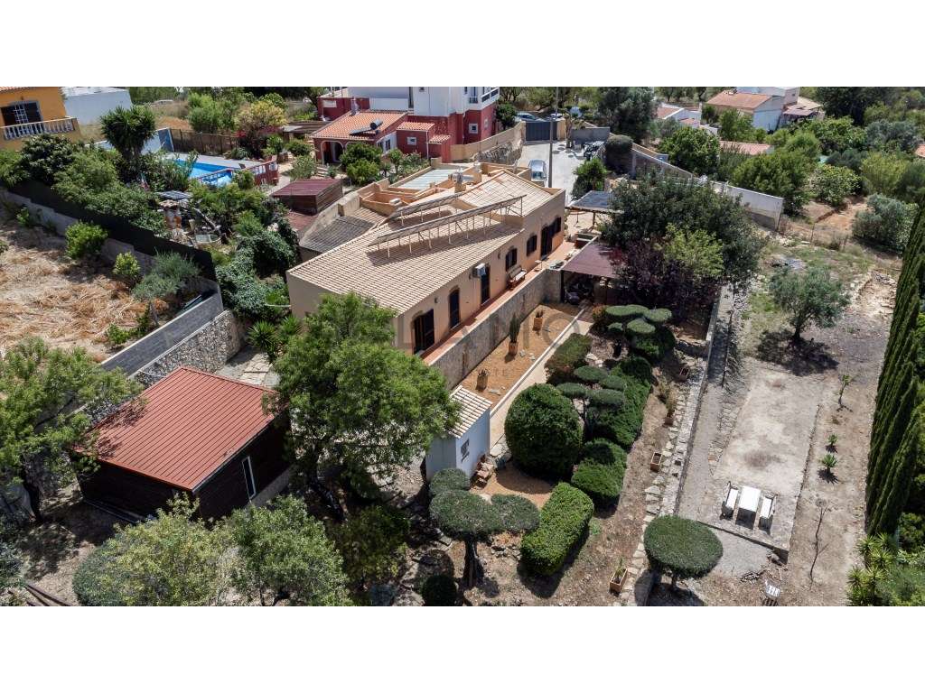 Villa tradicional com piscina em Loulé-9