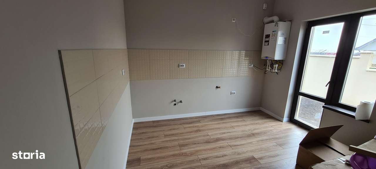 Casa la sol Catamarasti Deal , deschidere la strada asfaltata - Imagine principală: 5/7