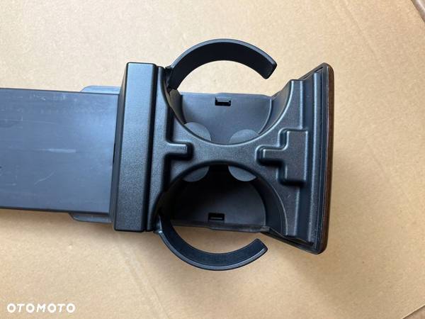 volvo xc90 I uchwyt na kubki cupholder 8674938 - 3