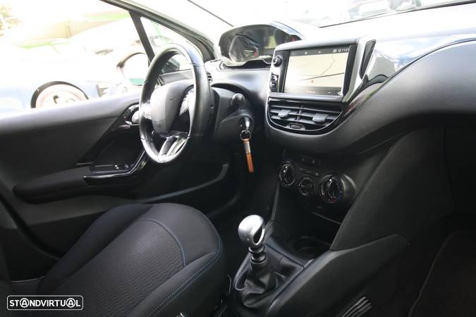 Peugeot 208 1.5 BlueHDi Signature - 23