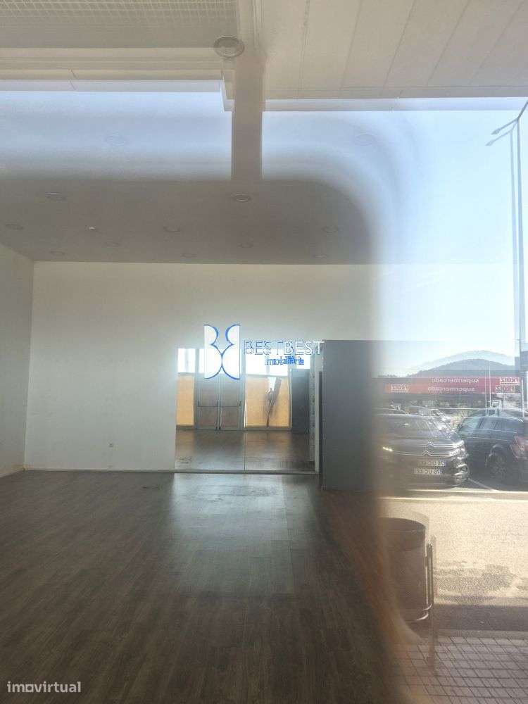 LOJA COM 120 M2, PARA ARRENDAR NO OPEN CENTER, ADÃES – BARCELOS - Grande imagem: 5/8