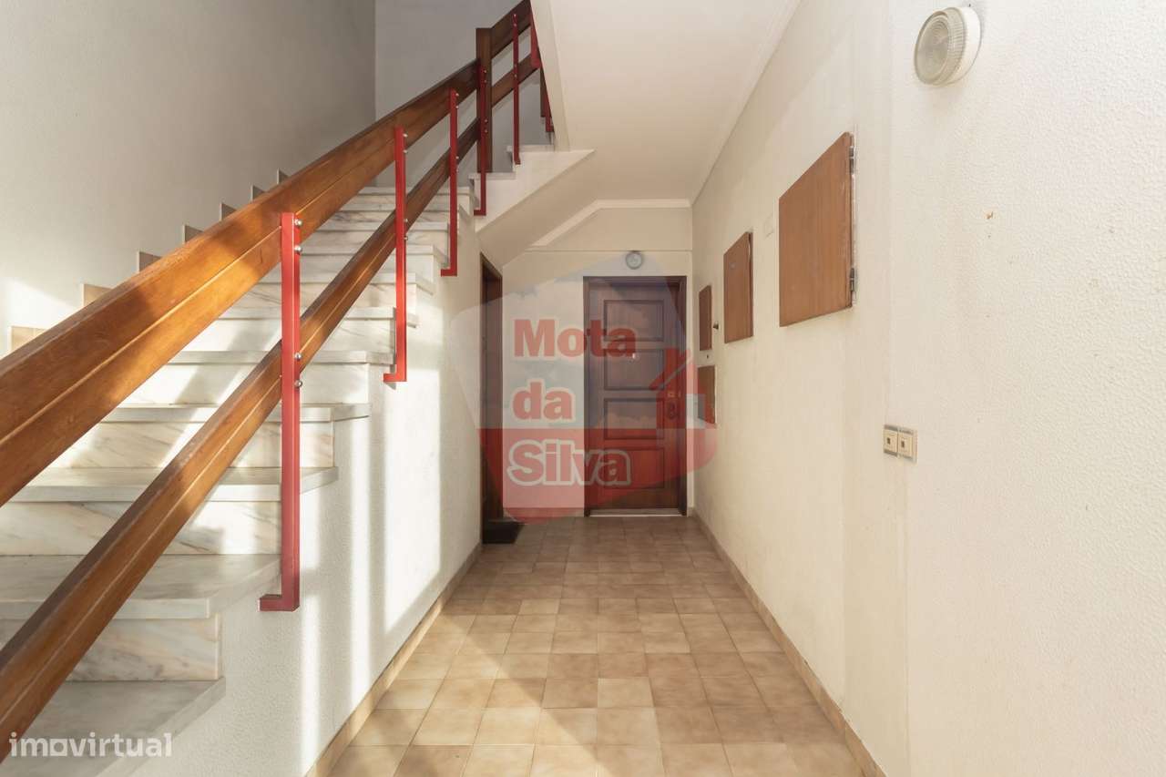 Excelente Apartamento 2 Assoalhadas no Funchalinho-18