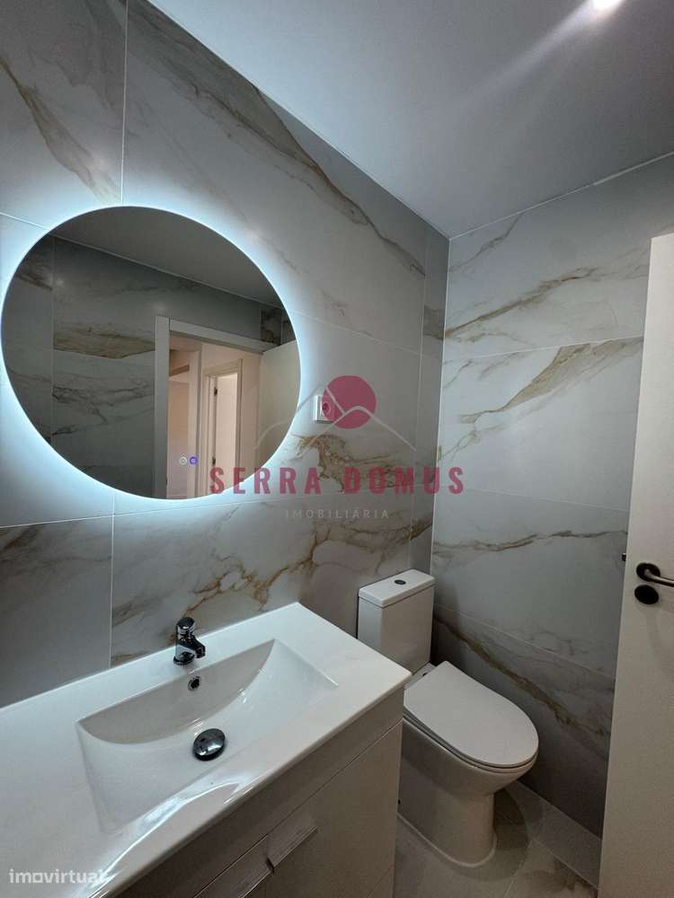 T2 Totalmente Remodelado | Excelentes Áreas | Varanda e Vista-8