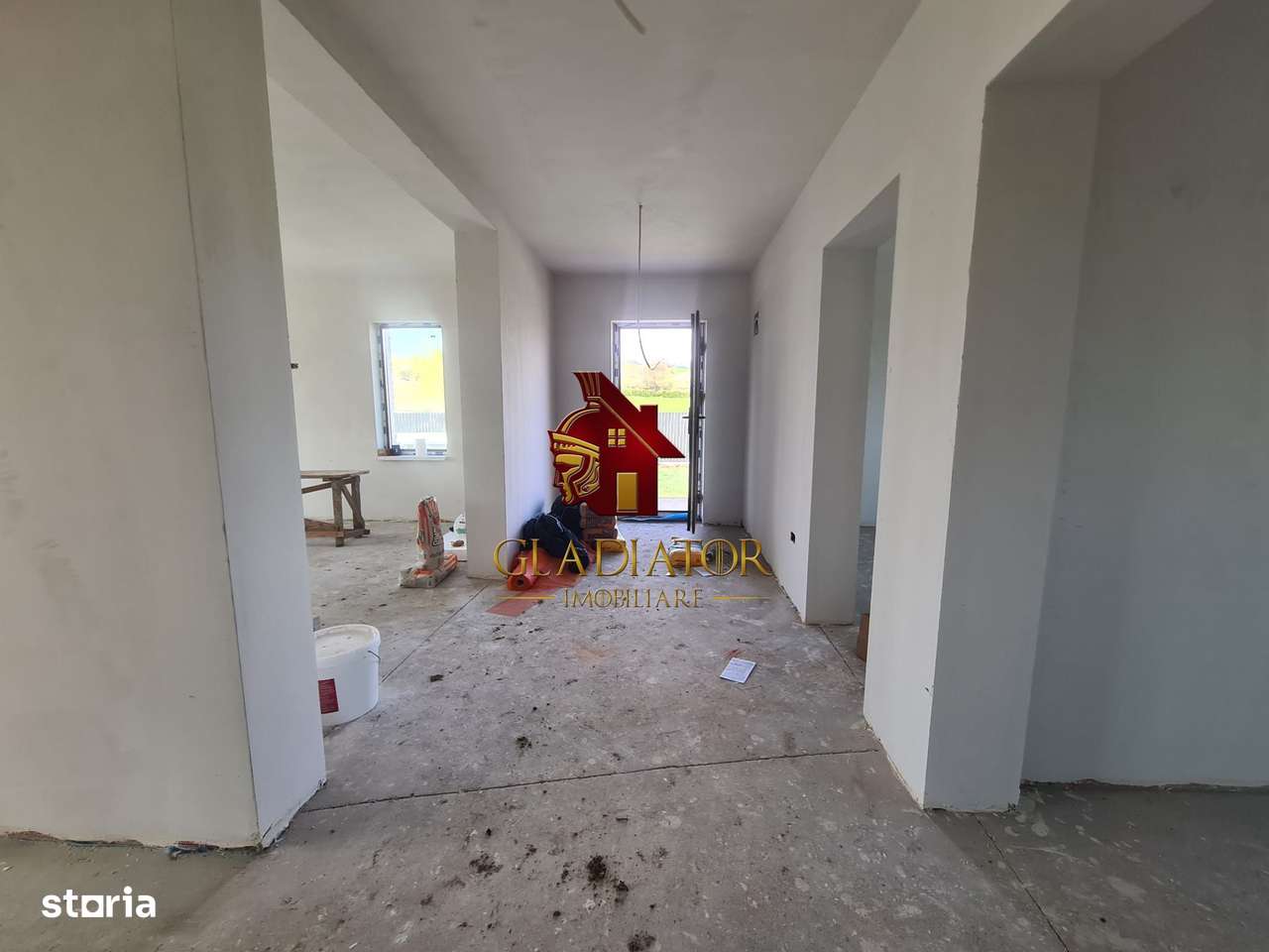 Casa plan parter deosebita, Lunca Cetatuii Ciurea, la asfalt, zona vis-17