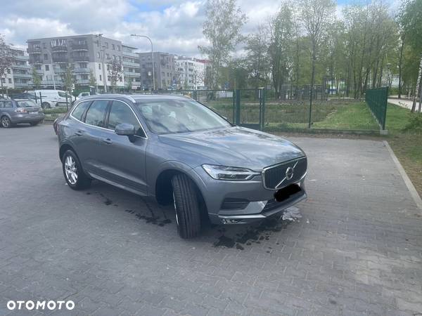 Volvo XC 60 B4 D AWD Momentum - 2