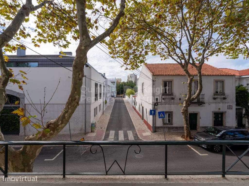 Apartamento T3 para arrendamento na zona histórica de Cascais - Grande imagem: 1/25