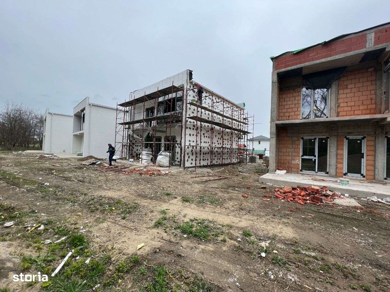 Vile in Mica Roma, langa padure - Imagine principală: 4/20