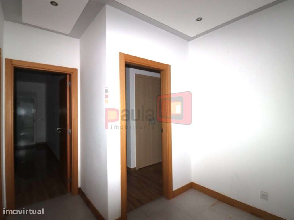 APARTAMENTO T3 COM PARQUEAMENTO - PEGÕES GARE-18