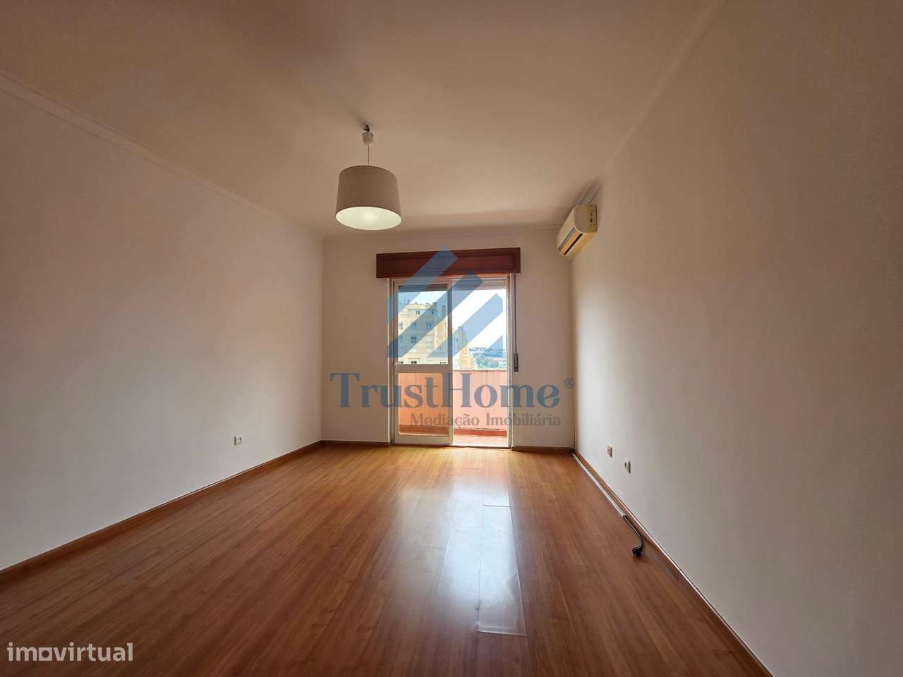 T2 em Fitares com 130m2 e garagem a 9 min. da estação-19