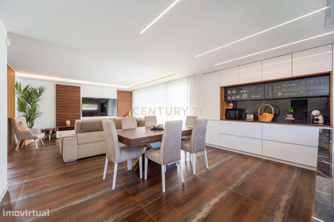 Excelente moradia geminada V4 em Urbanização nova na zona de Albarraqu-18