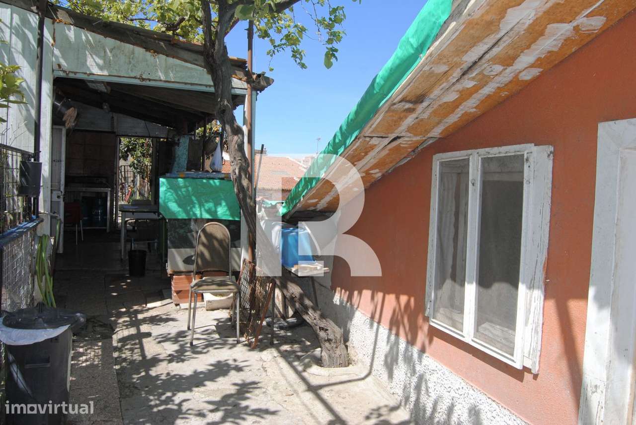 Terreno com Ruina  para construção junto ao Castelo de S. Jorge, Lis - Grande imagem: 4/22