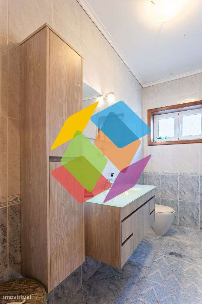 Exelente moradia Germinada Milheiros de Poiares-30
