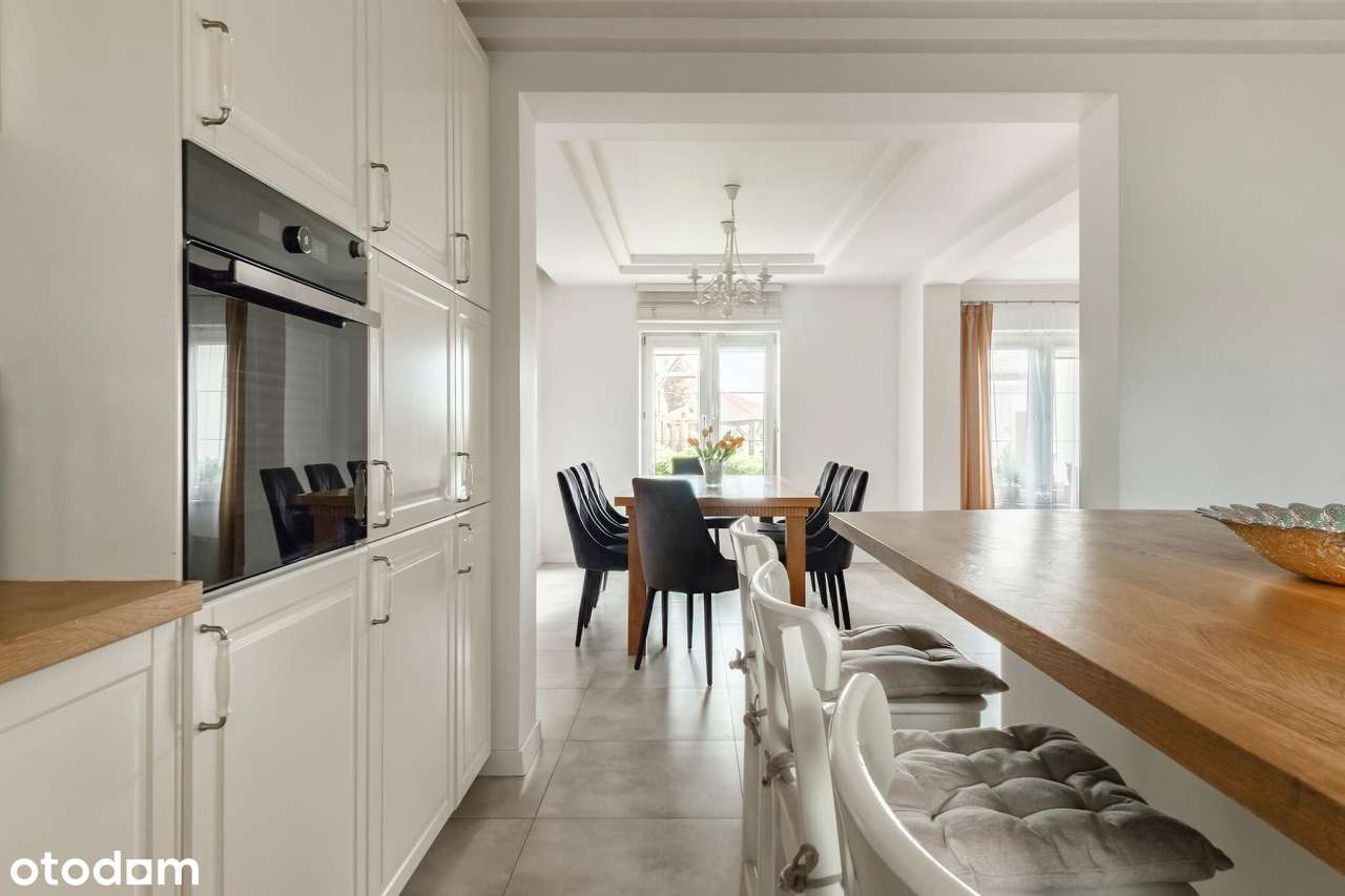 Reprezentacyjna willa z ogrodem 2700m² | Gotowa do wprowadzenia-14