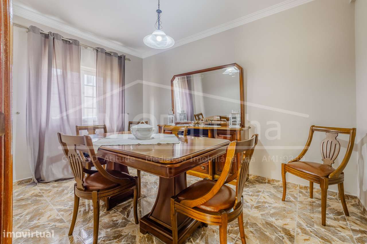 Moradia T5 Isolada com Potencial | 197 m² | São Domingos Rana-10