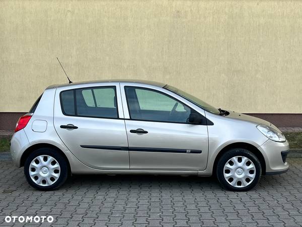 Renault Clio - 6