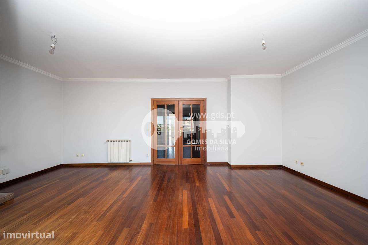 T5 Duplex na Rua Bernardo Sequeira, São Vítor-17
