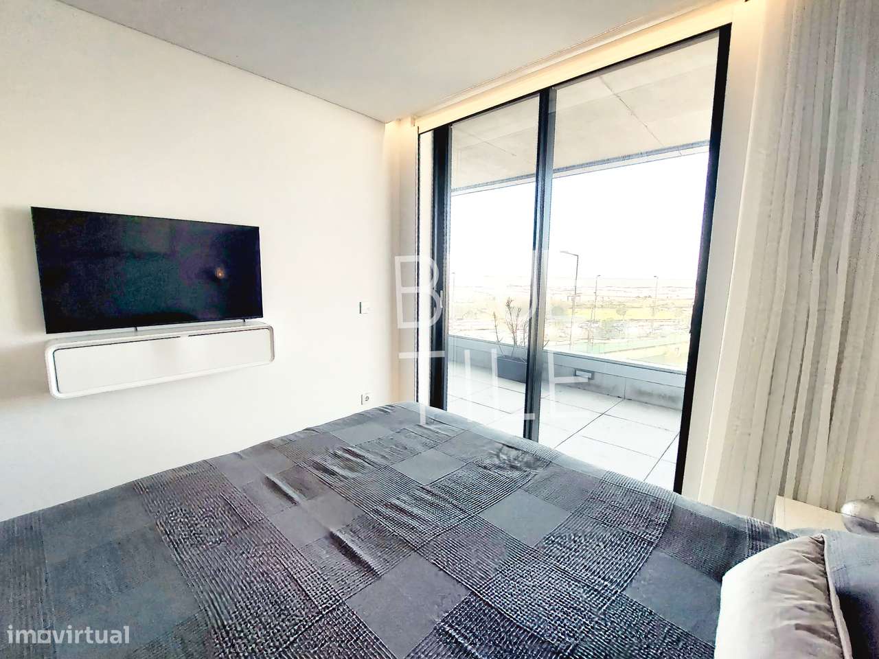 Apartamento T3 – último piso, garagem fechada, primeira linha de praia-39