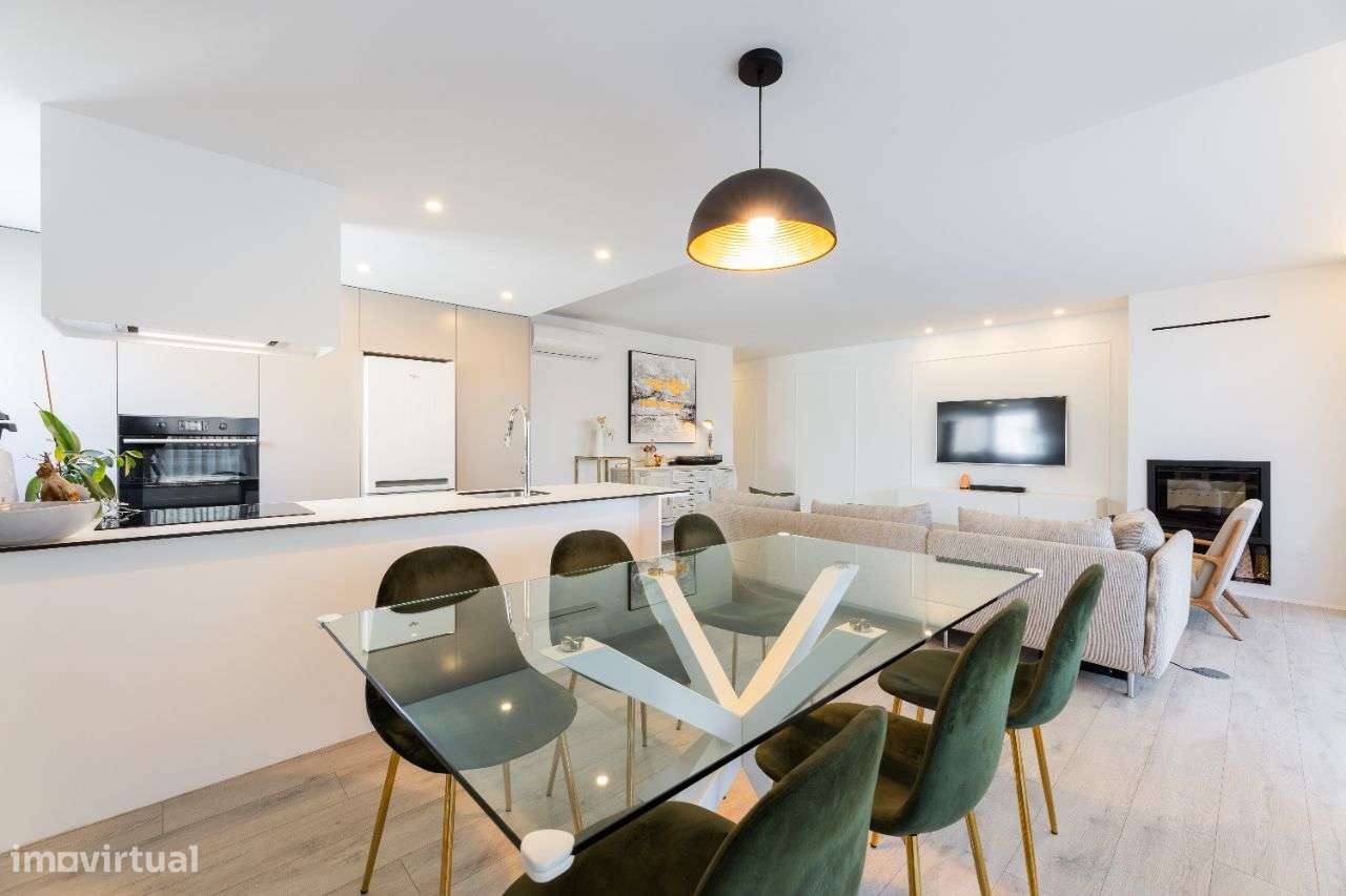 Apartamento T3 semi-novo com Varanda e Garagem Fechada em Real - Grande imagem: 5/35