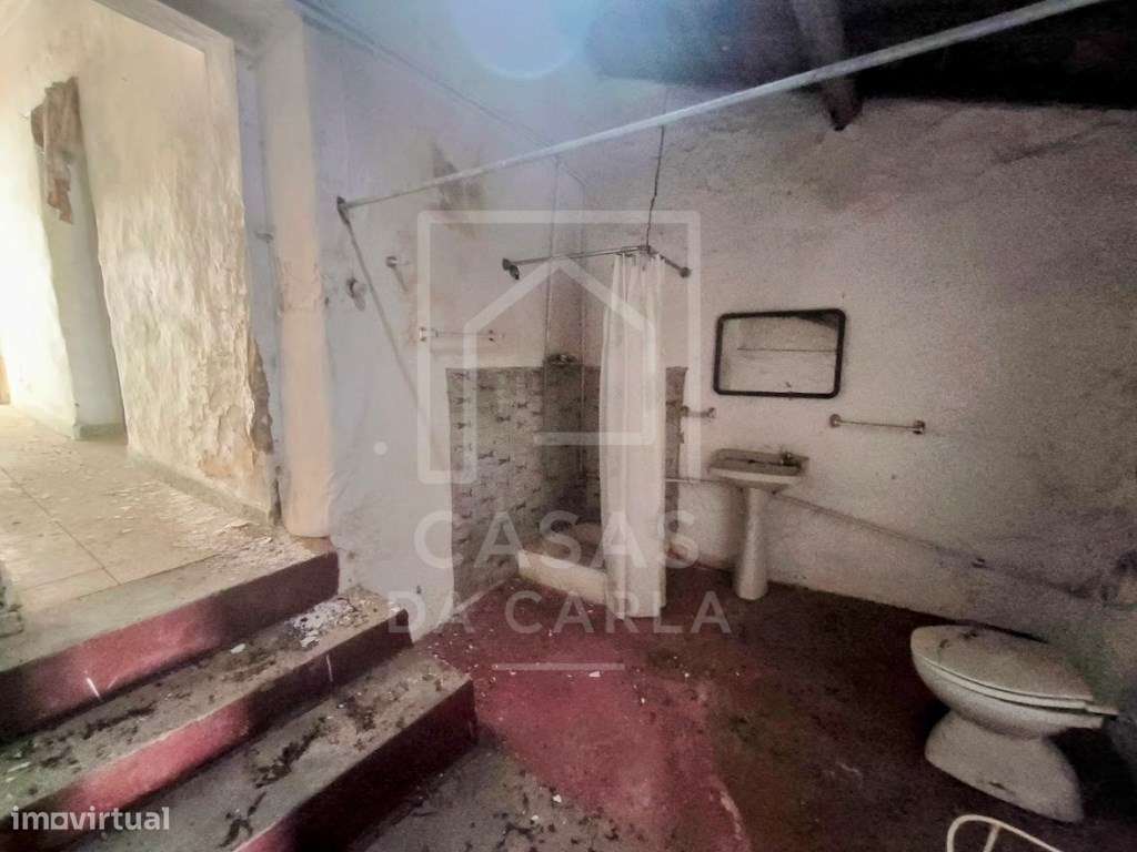 Moradia com 8 divisões e com quintal em Vila Alva-8