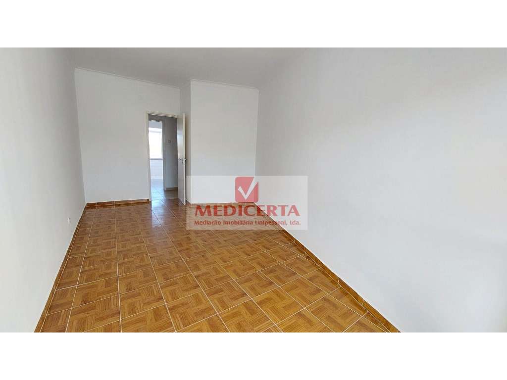 T2 - Mem Martins - Grande imagem: 4/19