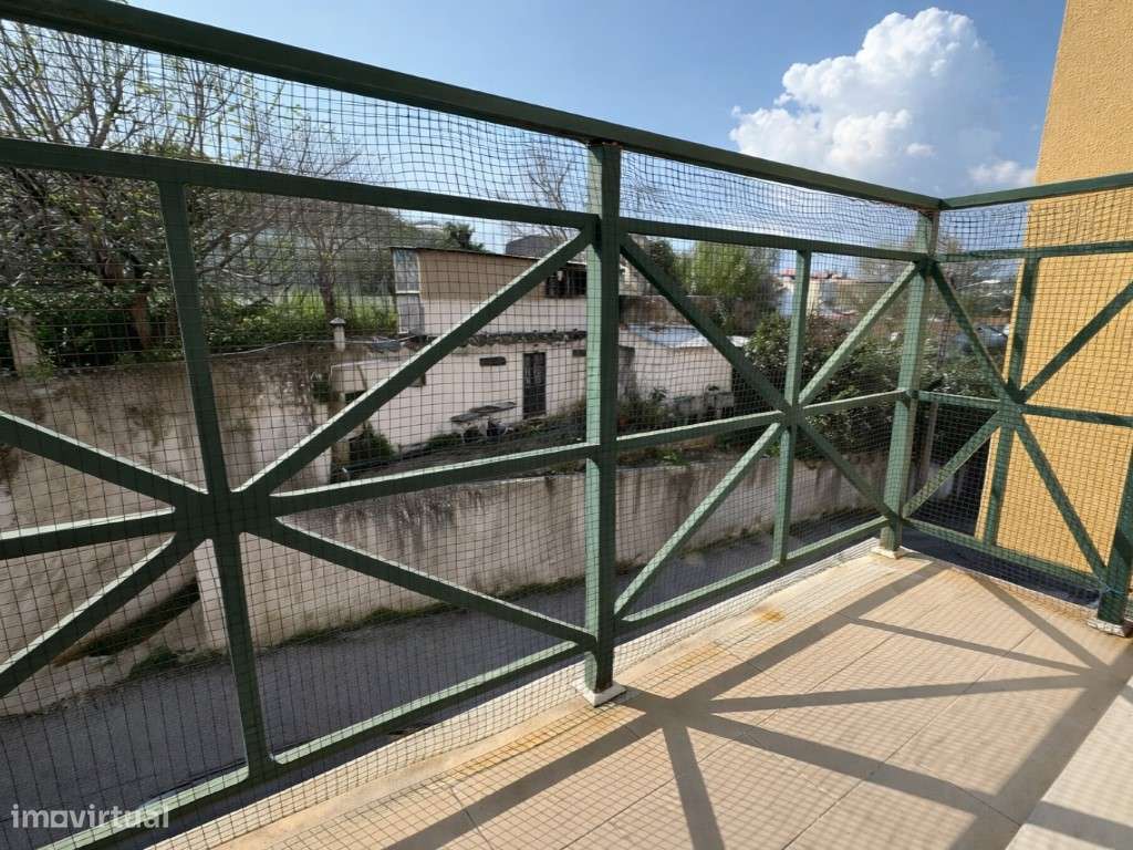 T3 com Varanda, Arrecadação e 2 Lugares de Garagem-10